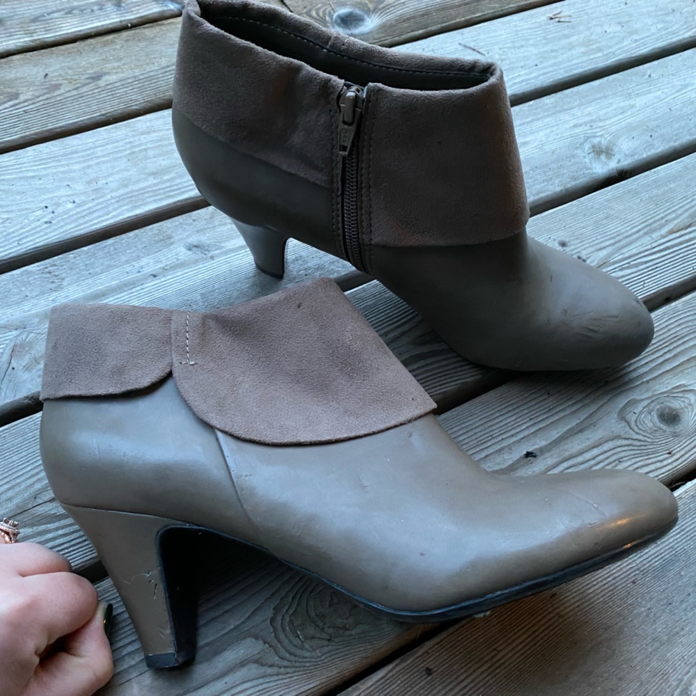 Naturalizer Taupe Heeled Ankle Boot